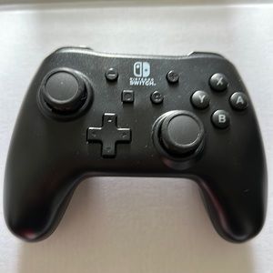 Wired controller for Nintendo Switch.